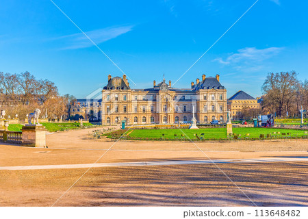 Luxembourg Park. Fabulous, magnificent Paris in early spring. 113648482