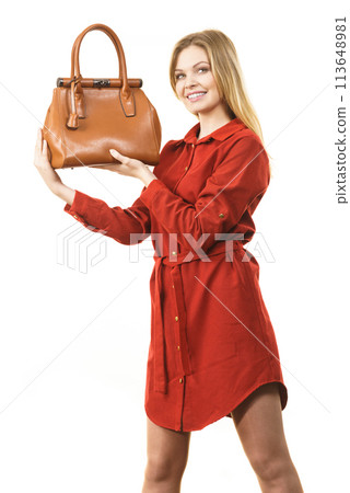 Fashion woman with leather handbag 113648981