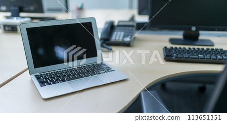 企業辦公室的商務場景 113651351