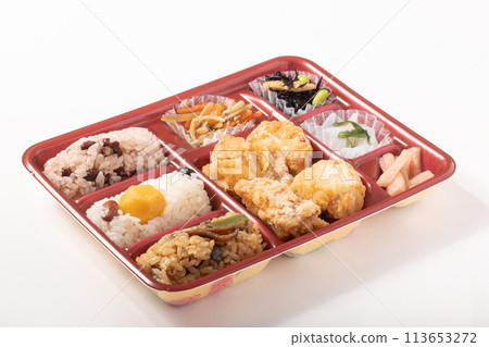 Rice balls and fried chicken bento Rice balls and fried chicken bento 113653272