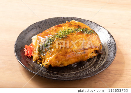 Hiroshima style okonomiyaki 113653763