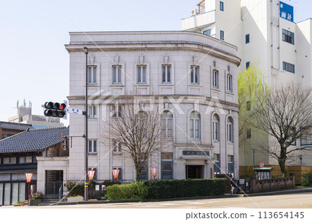 Kanazawa Bunka Kan 113654145