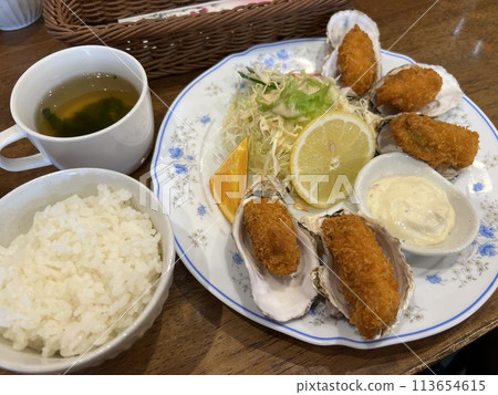 Fried oyster set meal 2 113654615