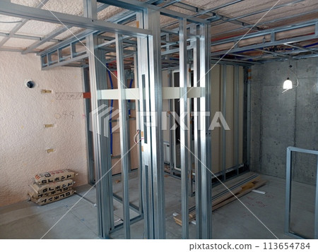 Under construction (light weather) 113654784