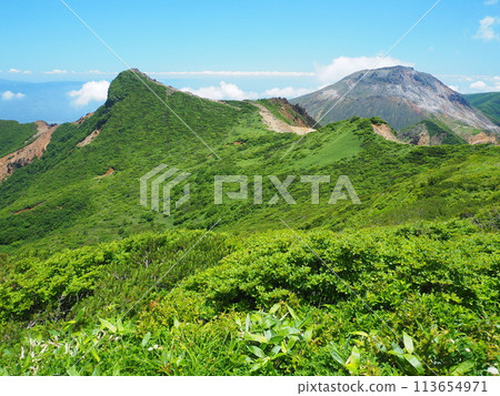 Mount Asahi and Mount Chausu as seen from Mount Sanbonyari 113654971