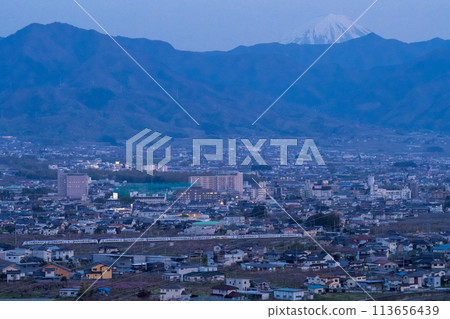 [Chuo Line] Limited express train passing through the Kofu Basin 113656439