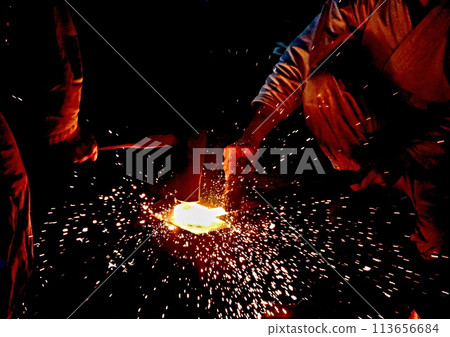 Old-fashioned Japanese sword training Old-fashioned Japanese sword training 113656684