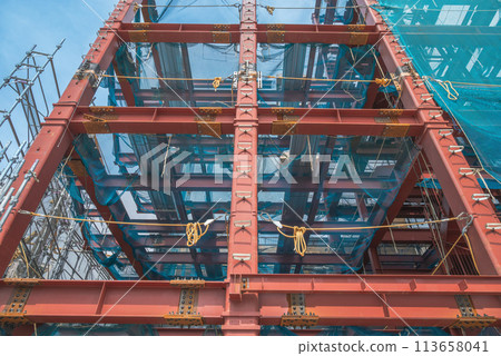 Lifeline and steel frame construction Lifeline and steel frame construction 113658041