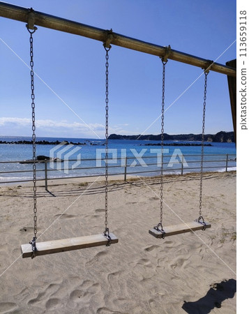 海邊鞦韆公園，可欣賞海景 113659118