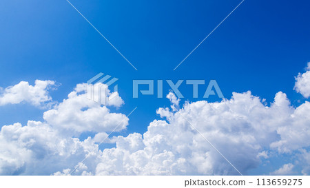 盛夏藍天出現的積雨雲 113659275