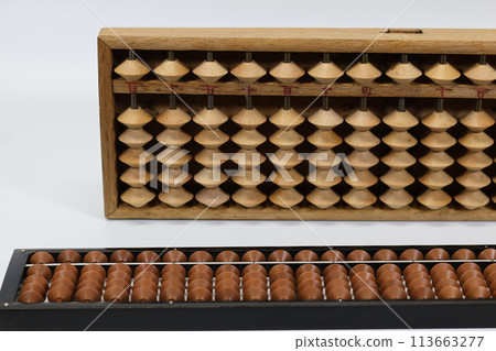 舊算盤與新五珠算盤 113663277