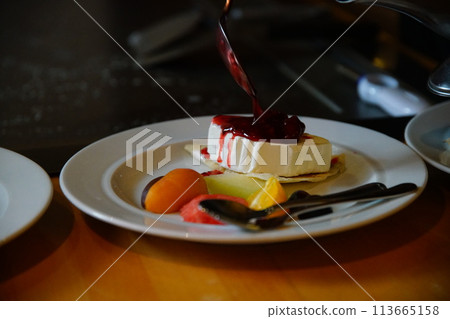 Traditional Japanese. Teppan show. cuisine peoples of world concept Traditional Japanese. Teppan show. cuisine peoples of world concept 113665158