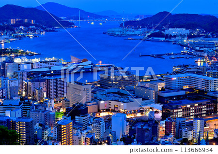 Nagasaki cityscape: Beautiful night view 113666934