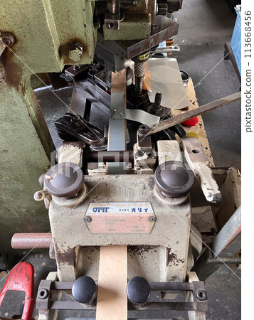 Press machine processing Press machine processing 113668456