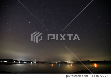 瀨戶內上升的獵戶座夏季星空 113672275