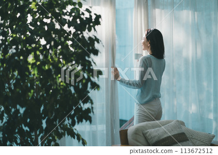 女生 女孩 女性 113672512