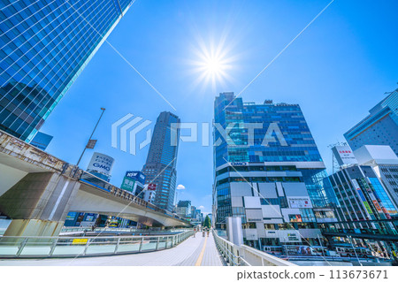 日本東京的城市景觀一線希望...看到澀谷福拉斯、澀谷中央街和強烈的陽光...邁向經濟發展=17日 113673671