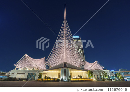 Meriken Park at night - Kobe Maritime Museum 113676046