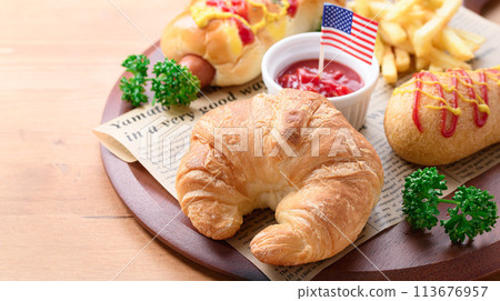 羊角麵包、玉米熱狗和維納卷 113676957