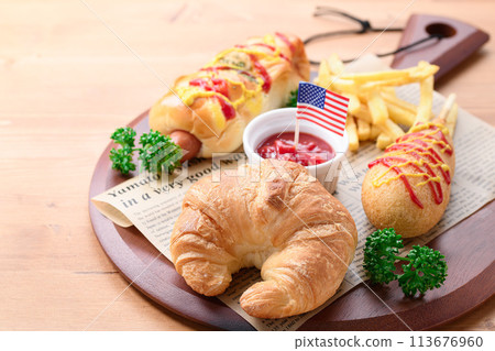 羊角麵包、玉米熱狗和維納卷 113676960