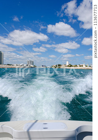 Hatteras yacht in mexican caribbean 113677713