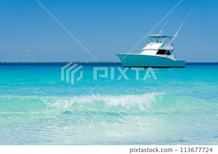 Hatteras yacht in mexican caribbean 113677724