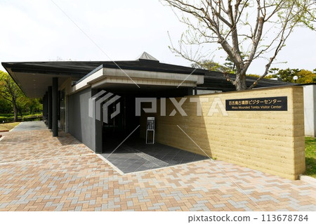 [Sakai City, World Heritage Site, Japan's largest ancient tomb, "Emperor Nintoku's Mausoleum (Daisenryo Kofun)" Exterior of the Mozu Kofun Group Visitor Center] 113678784