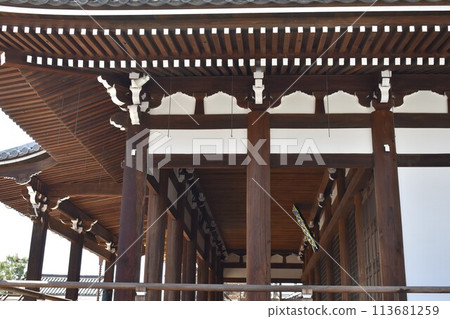 The renovated main hall of an old temple 113681259