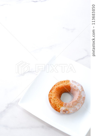 Sugar coated old fashioned donuts Sugar coated old fashioned donuts 113683850