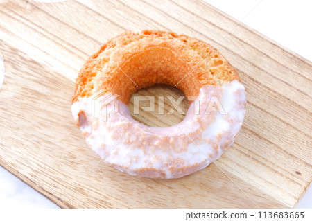 Sugar coated old fashioned donuts Sugar coated old fashioned donuts 113683865