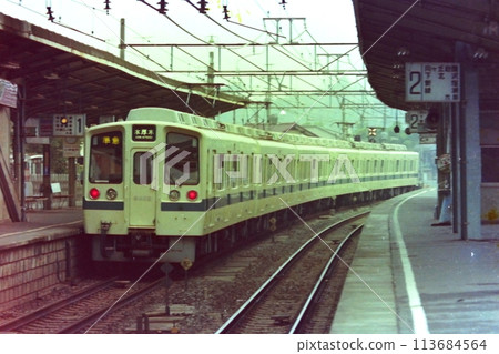 Odakyu 9000 series, 9402F, departing Kakio Station, July 8, 1979 113684564