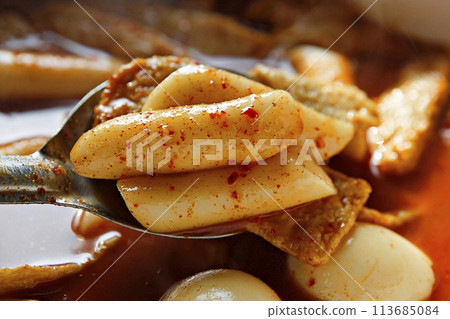 eggs in the pan eggs in the pan 113685084