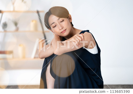 女性美容休閒前散景 113685390