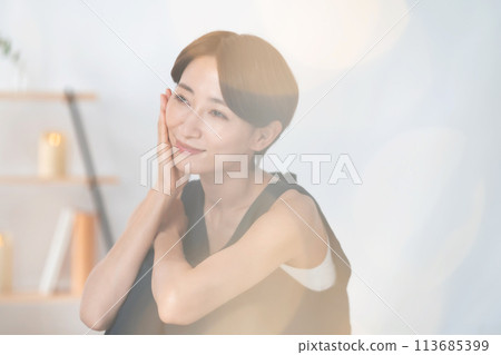 女性美容休閒前散景 女性美容休閒前散景 113685399