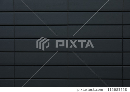 Black wall of a modern house in the city Black wall of a modern house in the city 113685538