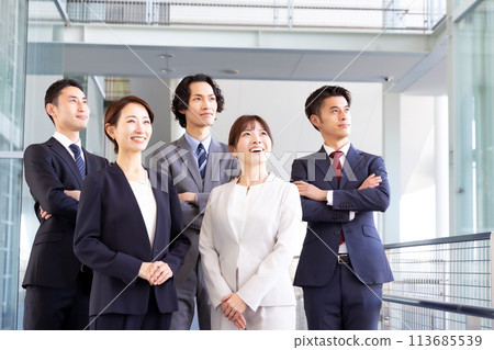 商務男人和女人的肖像 113685539