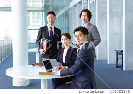 商務男女團隊 113685598