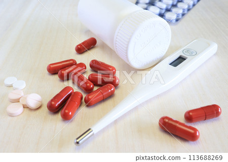 Capsule supplements 113688269