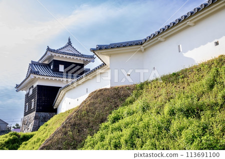 Nishio City, Nishio Castle's Ninomaru Ushitora Tower and folding screen earthen wall 113691100