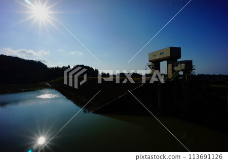 白岩河大壩主體與太陽 113691126
