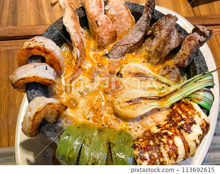 Mexican food fajitas 113692615