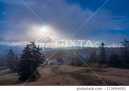 (Gunma Prefecture) Dawn at Shibu Pass, Shiga Highlands 113694091
