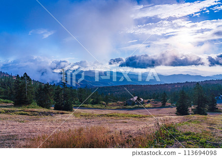 (Gunma Prefecture) Dawn at Shibu Pass, Shiga Highlands (Gunma Prefecture) Dawn at Shibu Pass, Shiga Highlands 113694098
