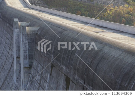 靜見水壩的頂部 113694309