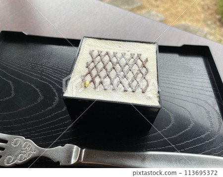 Matcha tiramisu cake 113695372