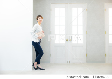 商務女性，辦公室休閒 113698200