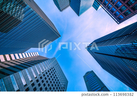 Tokyo cityscape in Japan. Skyscrapers in Otemachi. View of Otemachi Place and Urbannet Otemachi Building (18th) 113698382