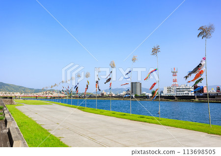 A tradition of spring! Carp streamers on the riverbed of the Kawauchi River A tradition of spring! Carp streamers on the riverbed of the Kawauchi River 113698505
