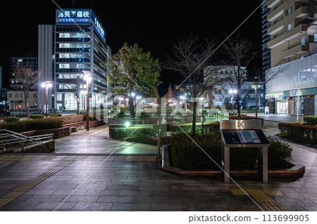 Night view of Hamamatsu Station from the sidewalk (Shizuoka Prefecture) Night view of Hamamatsu Station from the sidewalk (Shizuoka Prefecture) 113699905
