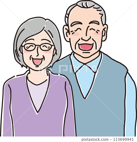 Grandfather and grandmother_smile_upper body 113699941